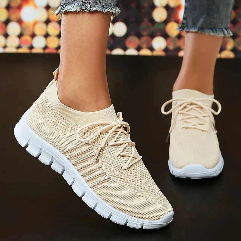 Women's lightweight soft sole sneakers